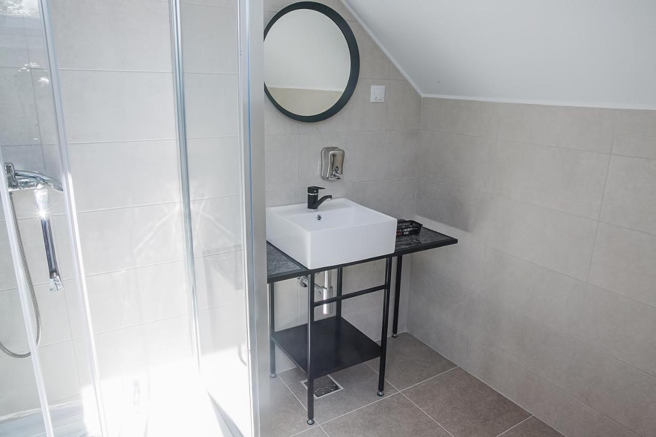 Corvin House Hotel Hunedoara Buitenkant foto